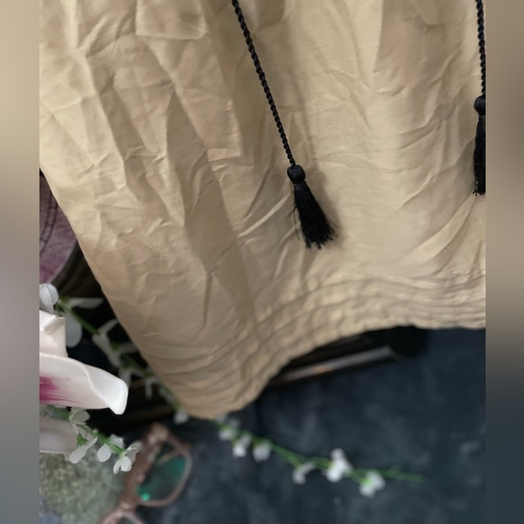 ⚡️⚡️2/$50⚡️⚡️✨🎀H&M EMBROIDERED BLOUSE🎀✨ - Picture 6 of 8